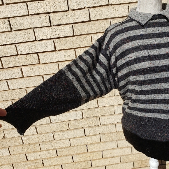 Vintage Sweater Small Gray Stripes Acrylic Wool Retro Funky Streetwear - Picture 2 of 6